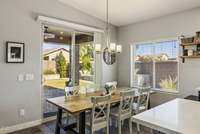 Dining/Eat-in Kitchen