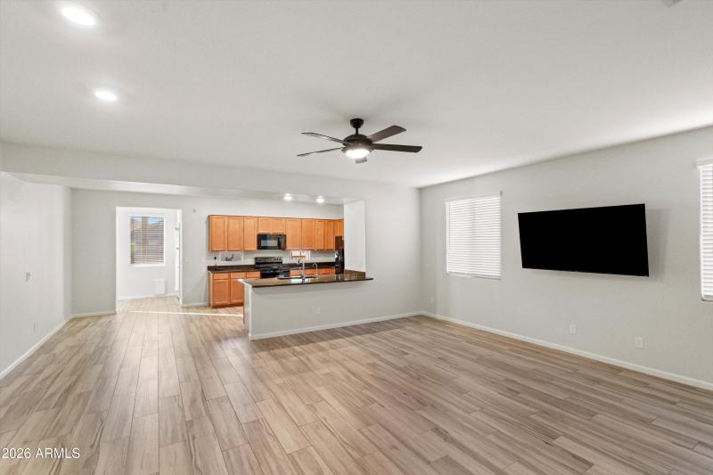 07-Family Room to Kitchen