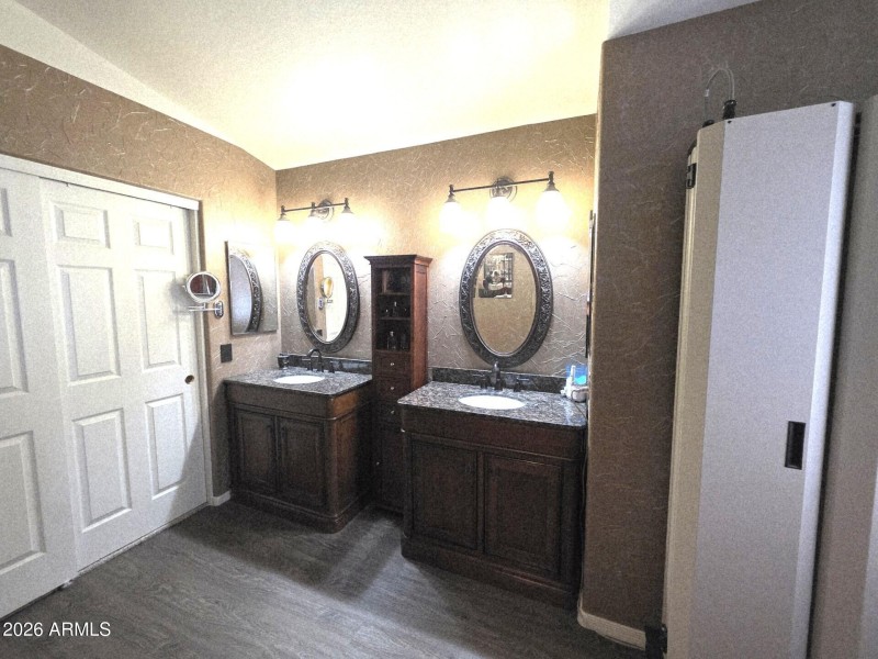 thumbnail_Bathroom 1-2 (1)