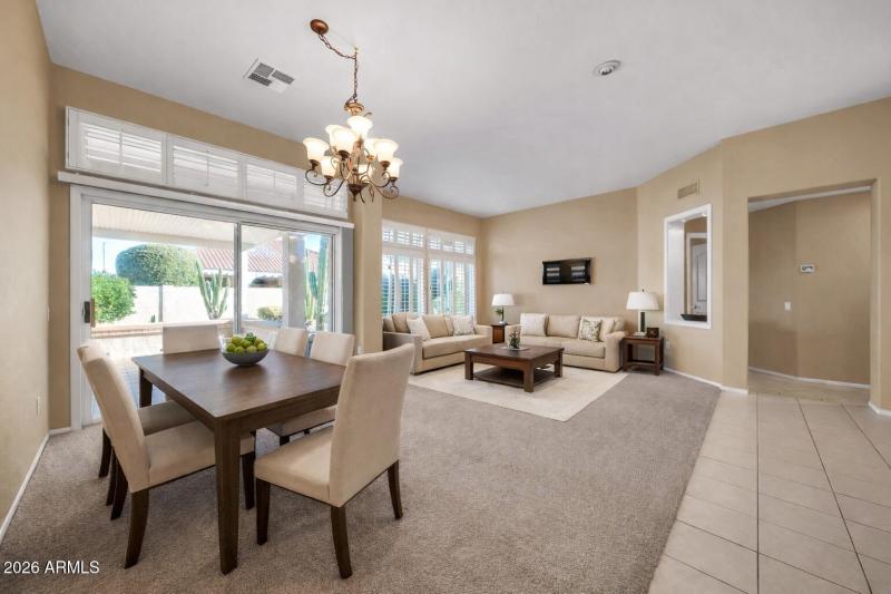 VIRTUALLY STAGEDLIVING/DINING