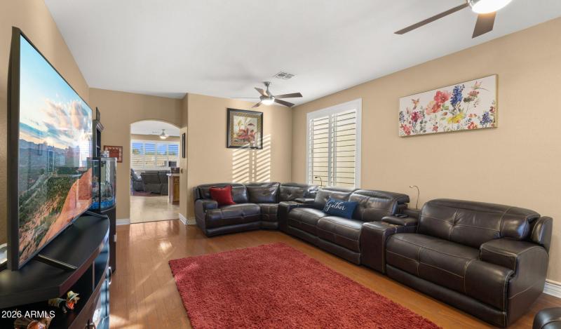 5-web-or-mls-Great Room3