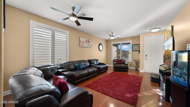 6-web-or-mls-Great Room2