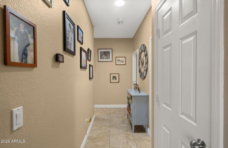 19-web-or-mls-Hallway1