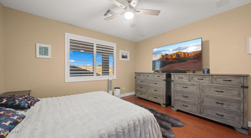 27-web-or-mls-Primary Bedroom3