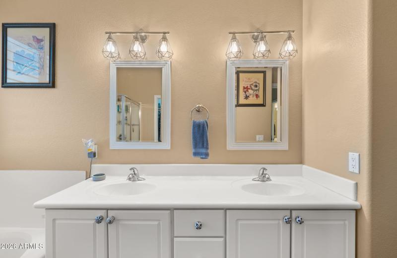 29-web-or-mls-Primary Bedroom6