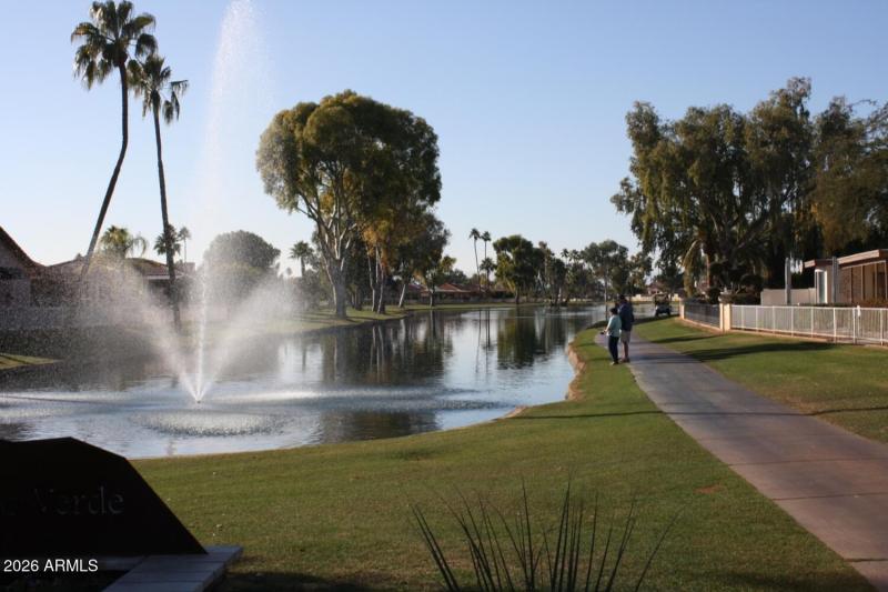 12 Fishing Lakes & Walking Paths