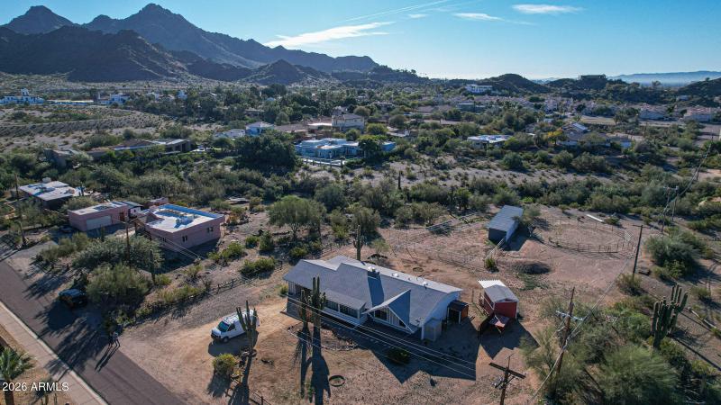 Drone-FronttoMountains (2)