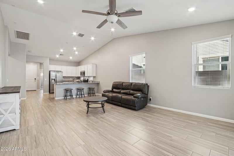 7-web-or-mls-W Myrtle Ct-S1401-005