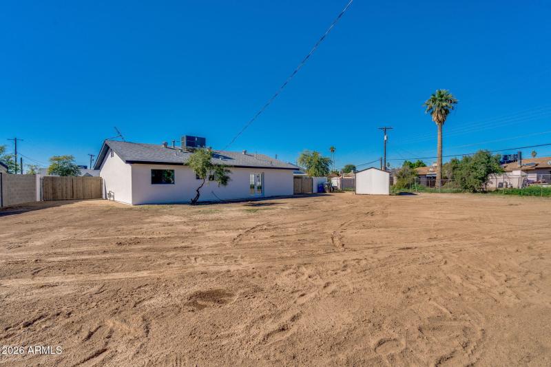 EXTRA LARGE BACKYARD