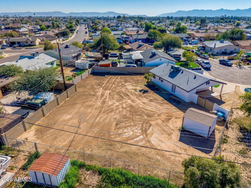 EXTRA LARGE BACK YARD