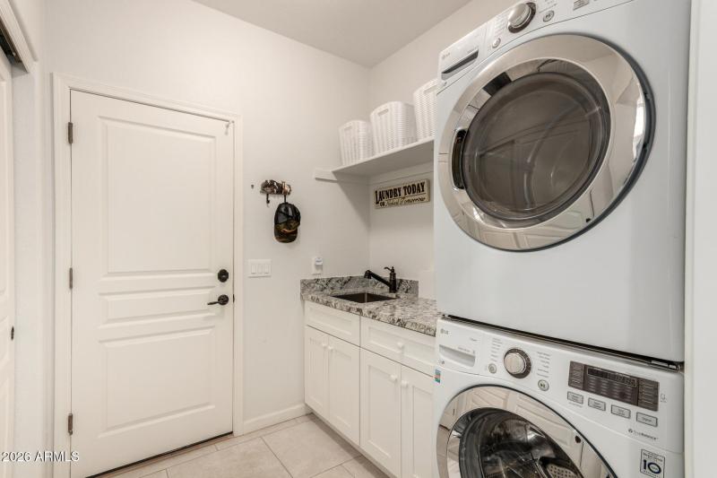 00425C07-4AB4-446D-955B-7ED0234FD3A5