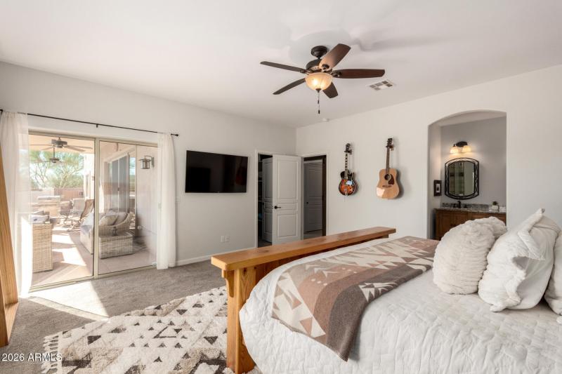 084719EC-6234-4514-865F-56ACB1C08E71