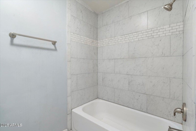 20251105041558954990000000-o