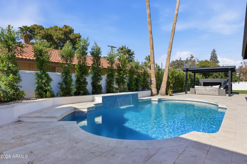 6050 E Hollyhock St, Phoenix, AZ 85018 -