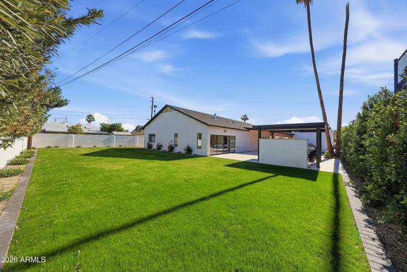 6050 E Hollyhock St, Phoenix, AZ 85018 -