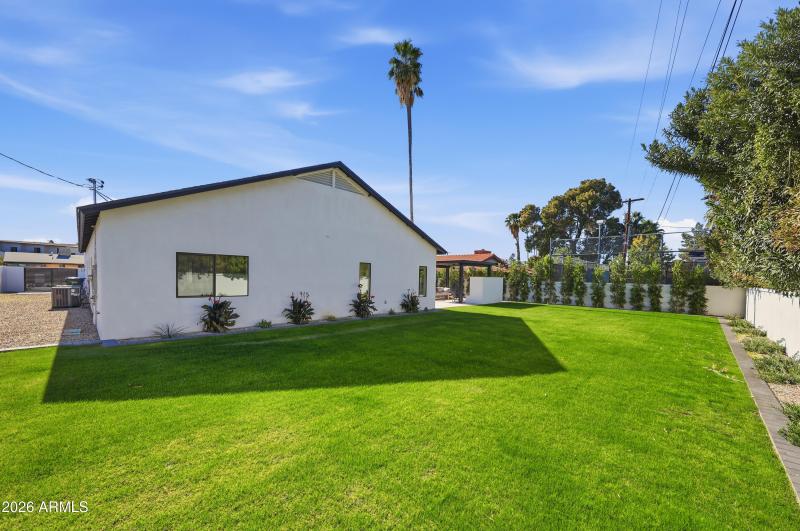 6050 E Hollyhock St, Phoenix, AZ 85018 -