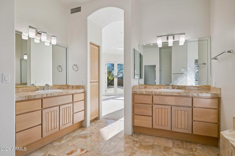 25-web-or-mls-9831-east-hidden-green-dri