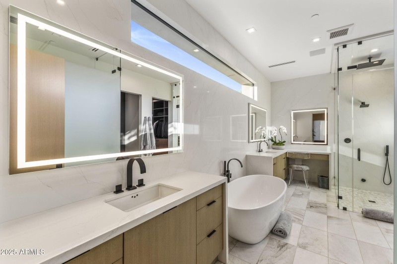 Secondary Primary Suite Bath