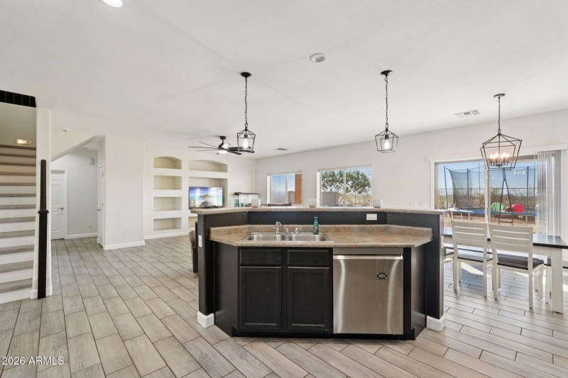 14-web-or-mls-W Pueblo Ave-L1701-014