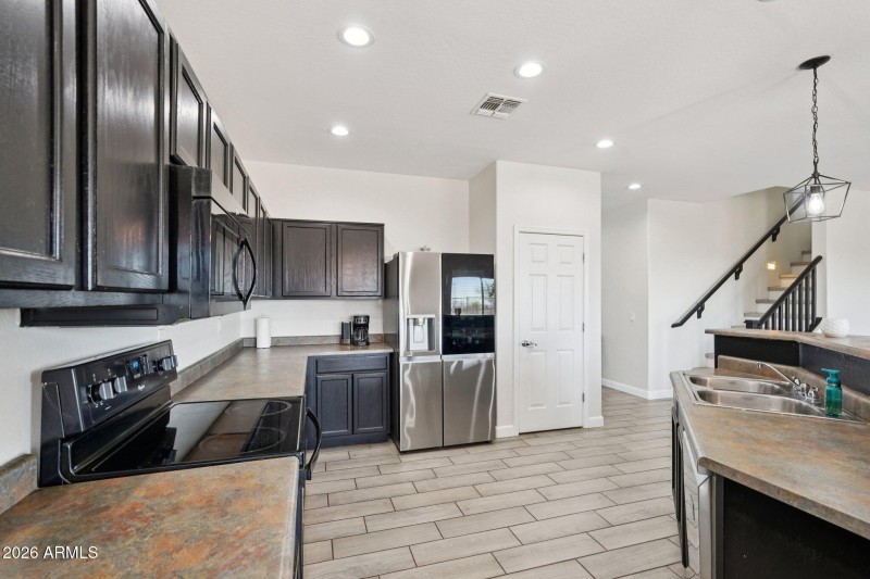 17-web-or-mls-W Pueblo Ave-L1701-017