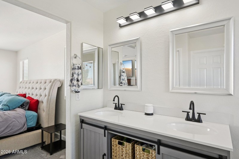 34-web-or-mls-W Pueblo Ave-L1701-034