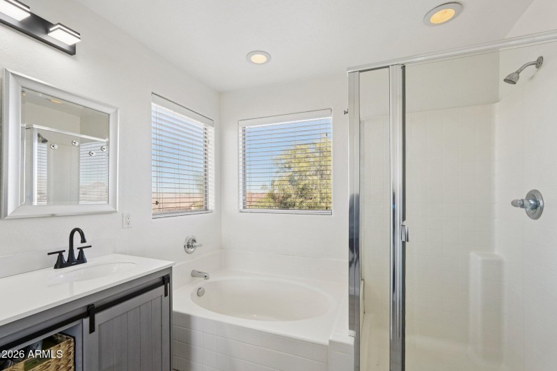 35-web-or-mls-W Pueblo Ave-L1701-035