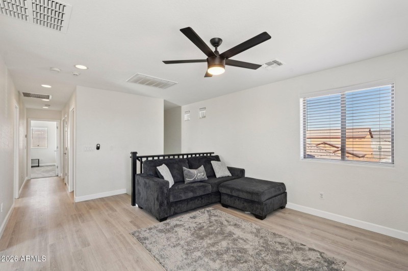 36-web-or-mls-W Pueblo Ave-L1701-036