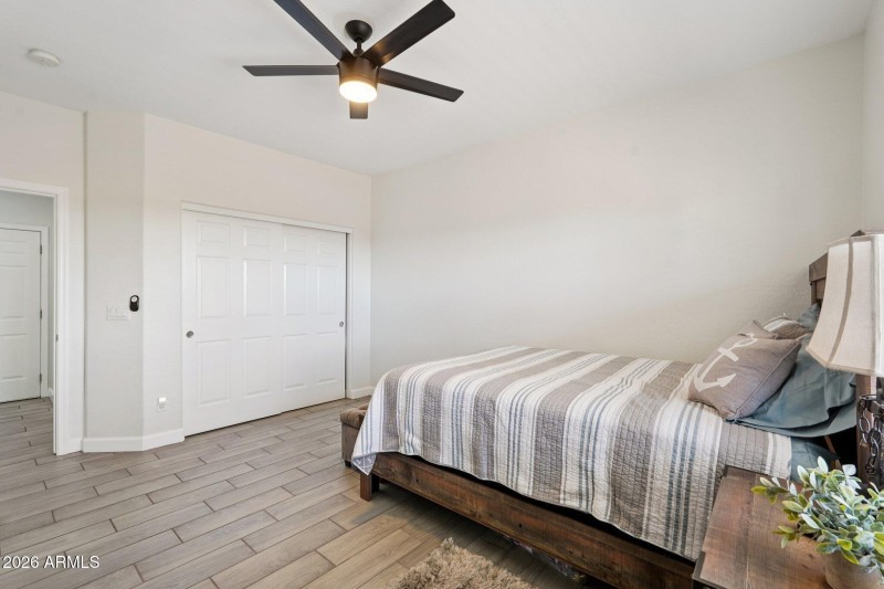 39-web-or-mls-W Pueblo Ave-L1701-039