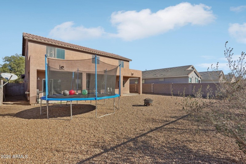 41-web-or-mls-W Pueblo Ave-L1701-041