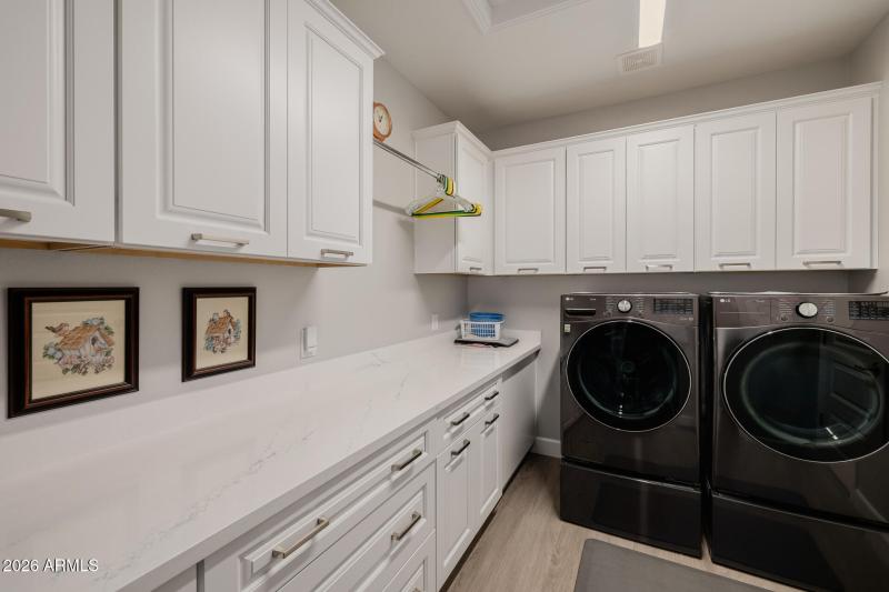 aundry room w/great storage