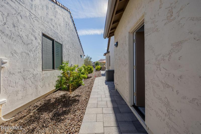 Paver sidewalk to backyard