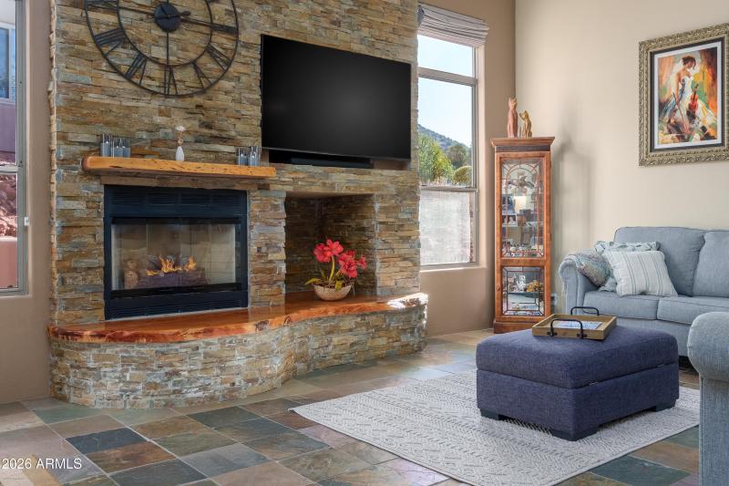 100 Rio Sinagua Gas Fireplace