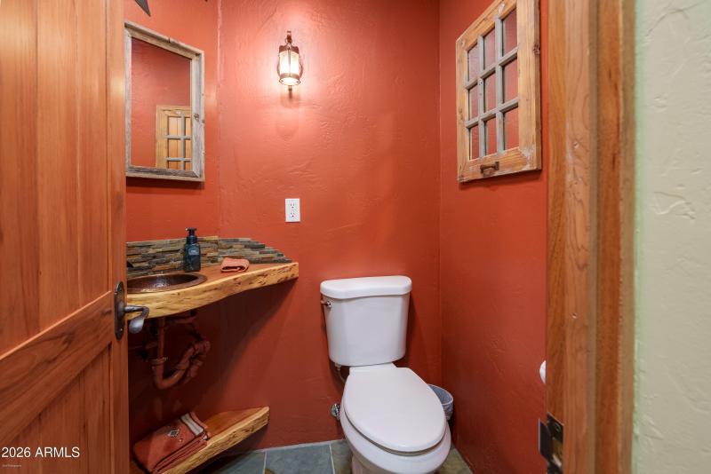 100 Rio Sinagua Powder Room