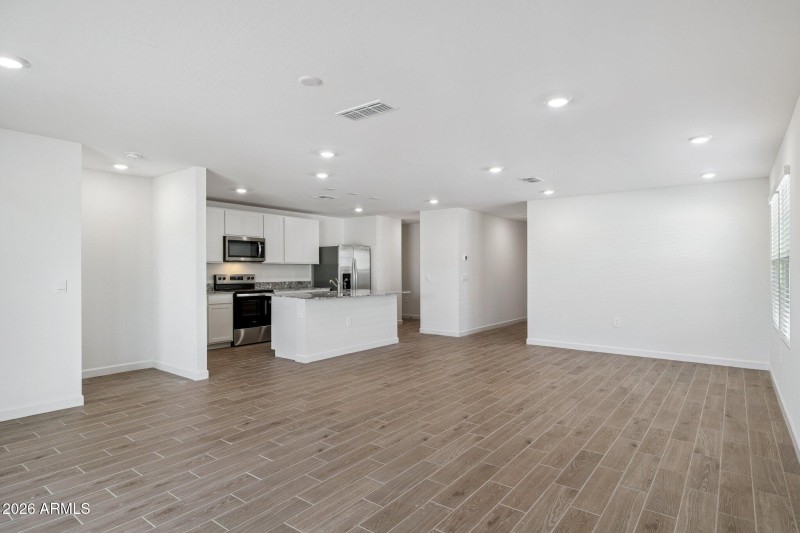 5-web-or-mls-6125-s-259th-dr-lot-23-remi