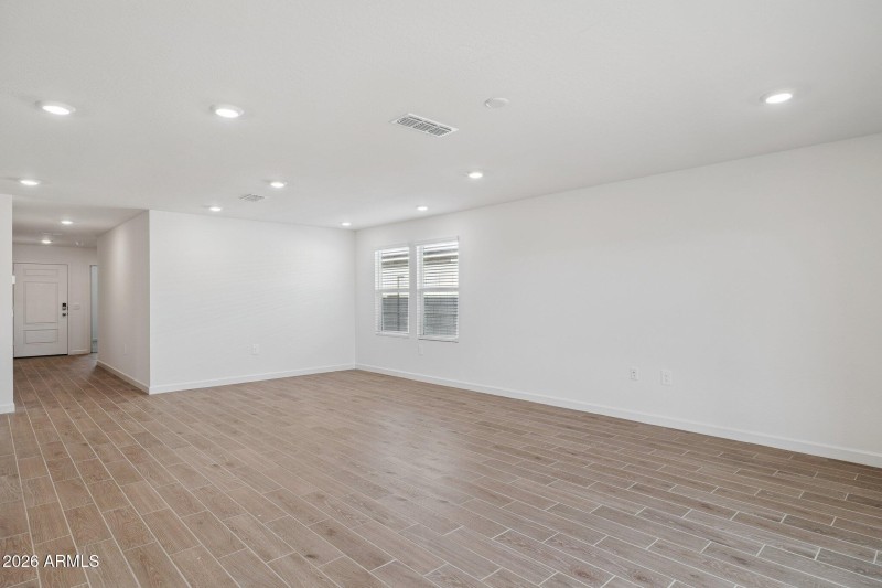 6-web-or-mls-6125-s-259th-dr-lot-23-remi