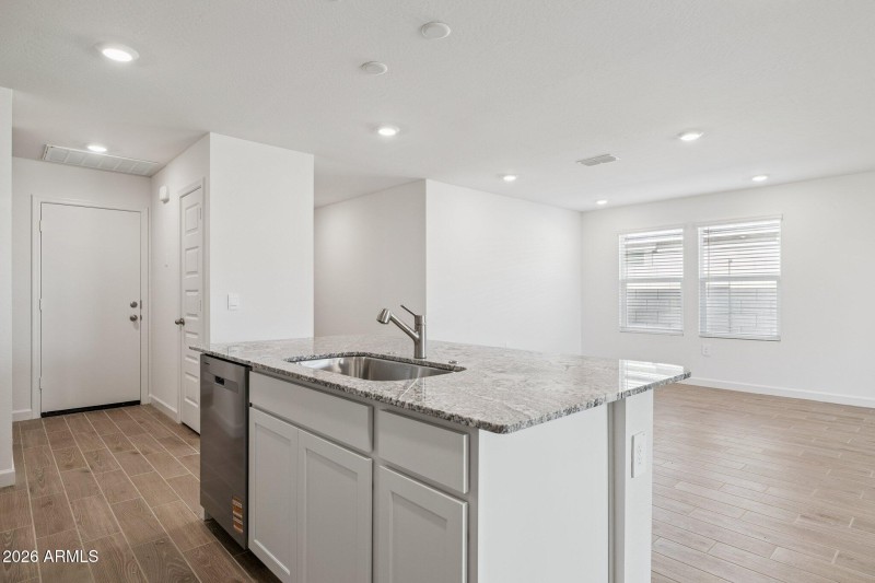 9-web-or-mls-6125-s-259th-dr-lot-23-remi