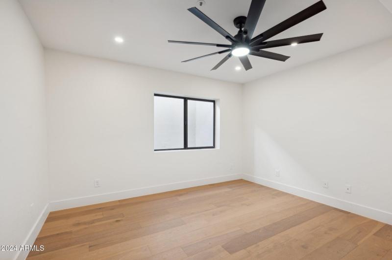 33-web-or-mls-8133-e-cortez-dr