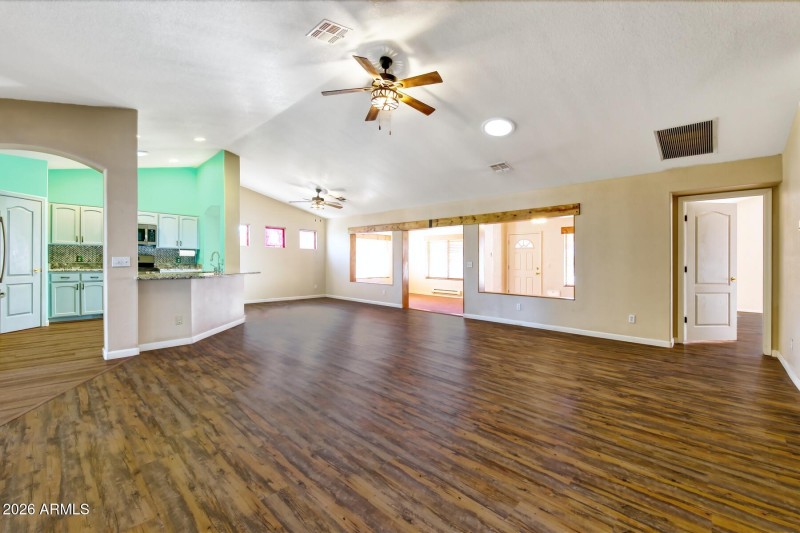 2886 Softwind Court-082128