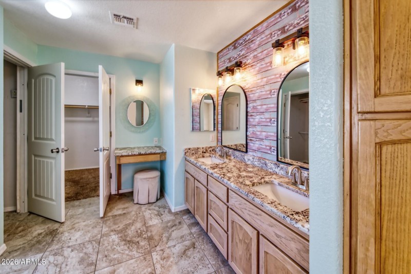 2886 Softwind Court-082373