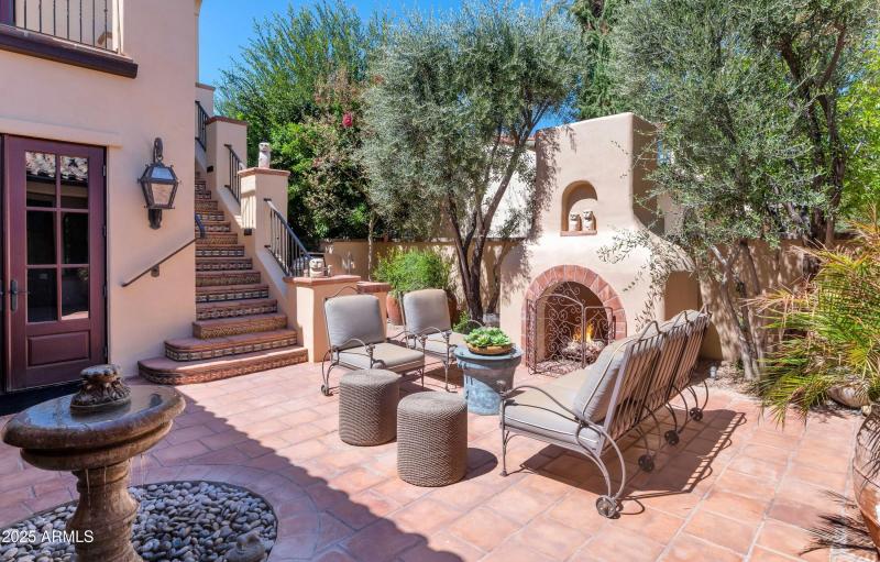 4949 E Lincoln Dr-print-003-003-TOD7396-