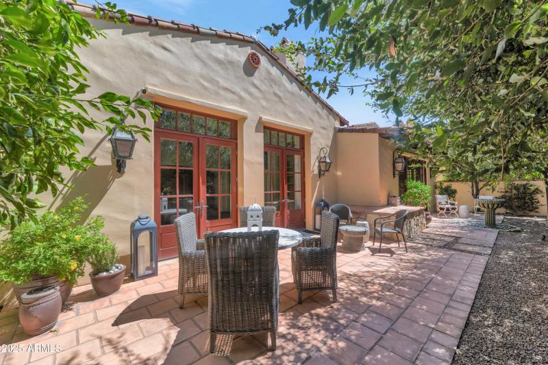 4949 E Lincoln Dr-print-008-008-TOD7402-