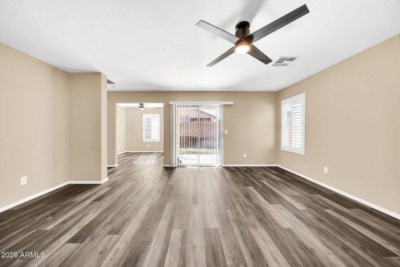 3323 W Saint Anne Ave-6