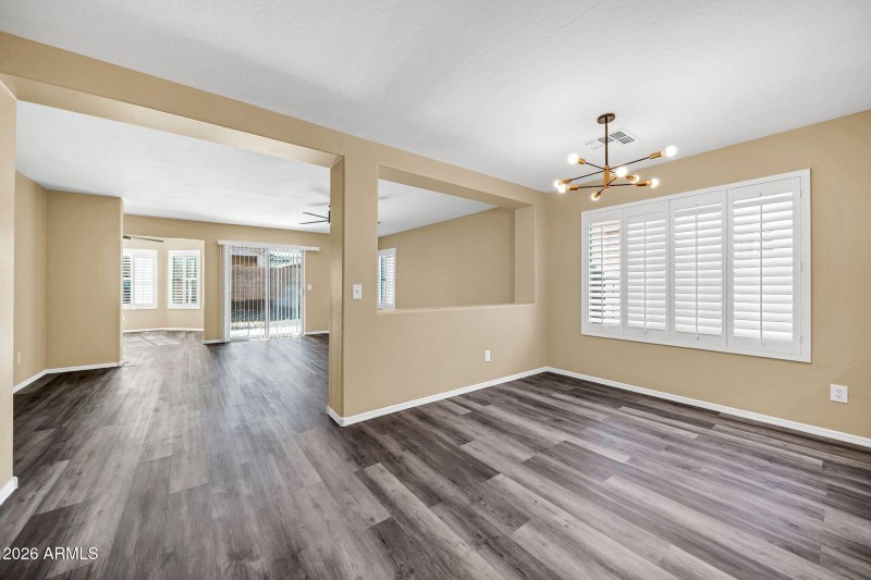 3323 W Saint Anne Ave-12