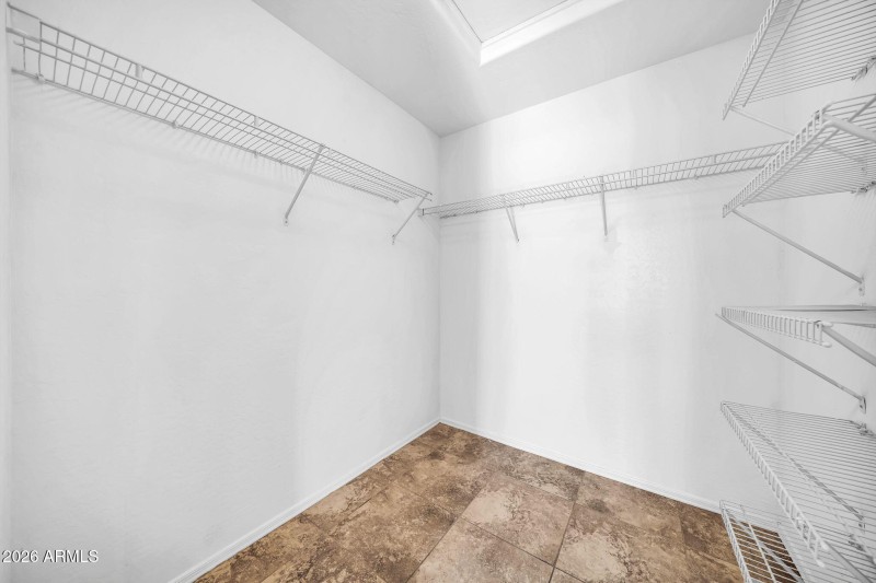 3323 W Saint Anne Ave-23