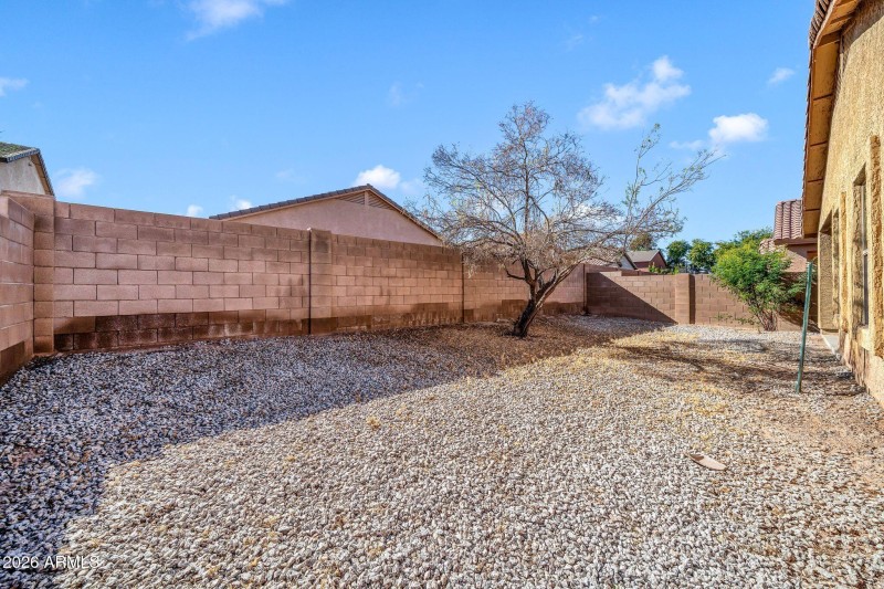 3323 W Saint Anne Ave-38