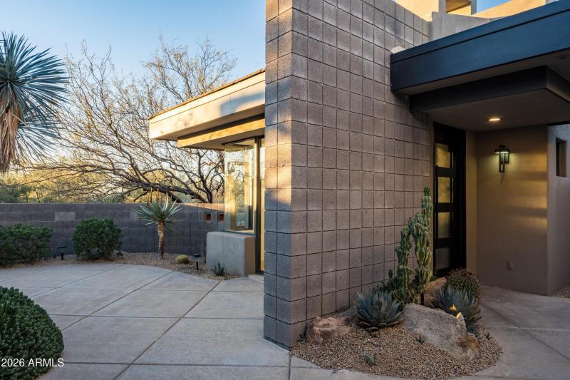 034_Courtyard Casita Entrance