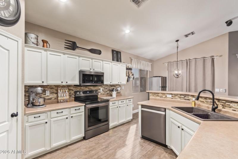 16 - Highland Drawer