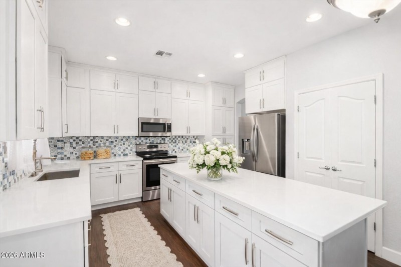 B6786887-F066-4935-B23E-C4CC3F6D73DD 2