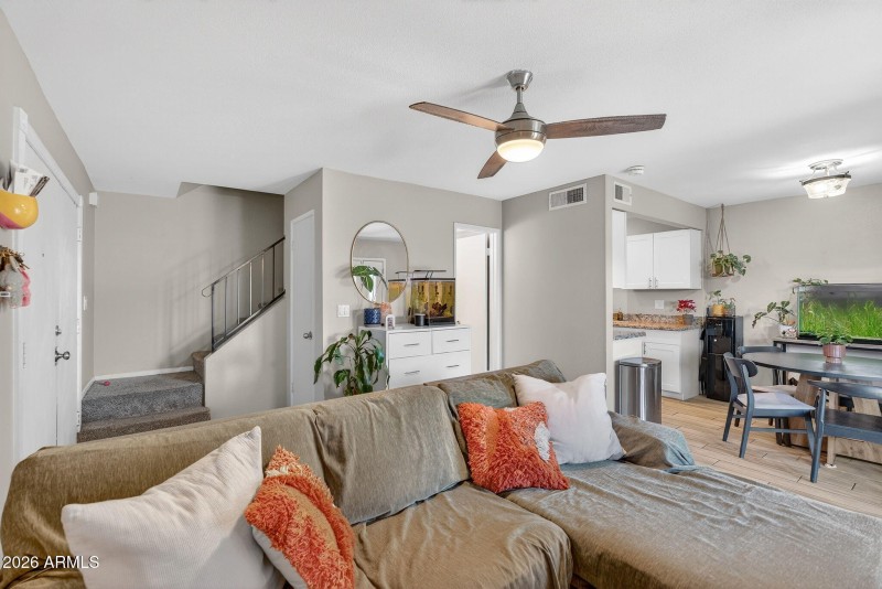 8-web-or-mls-05- W Golden Ln