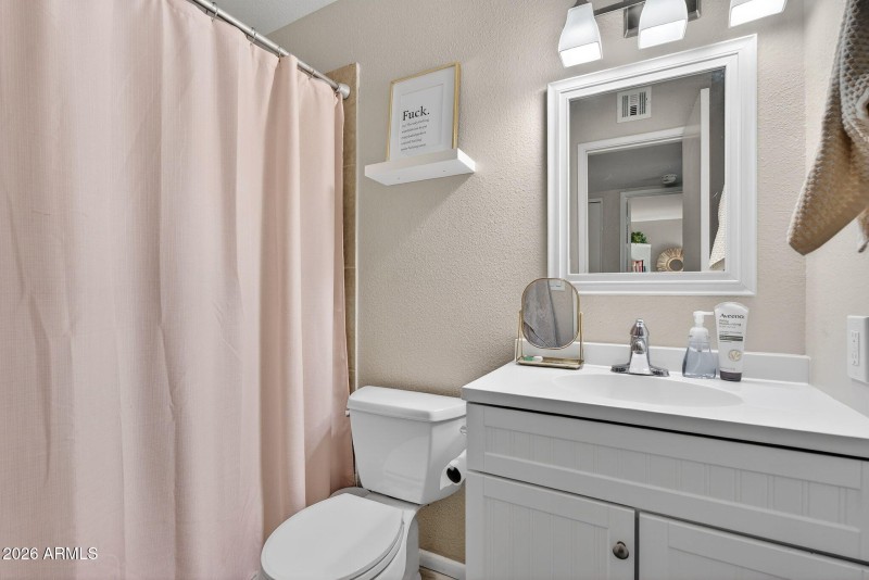 22-web-or-mls-16- W Golden Ln